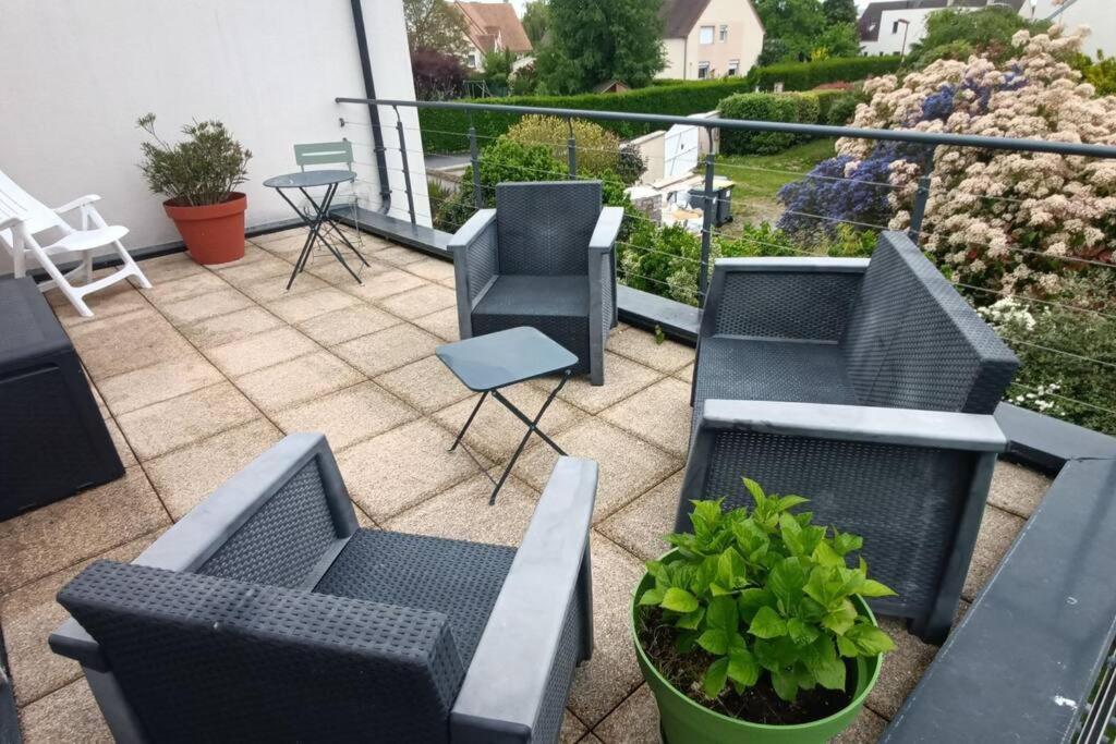 Grande Maison Entiere De 120M2 Epron Exteriér fotografie