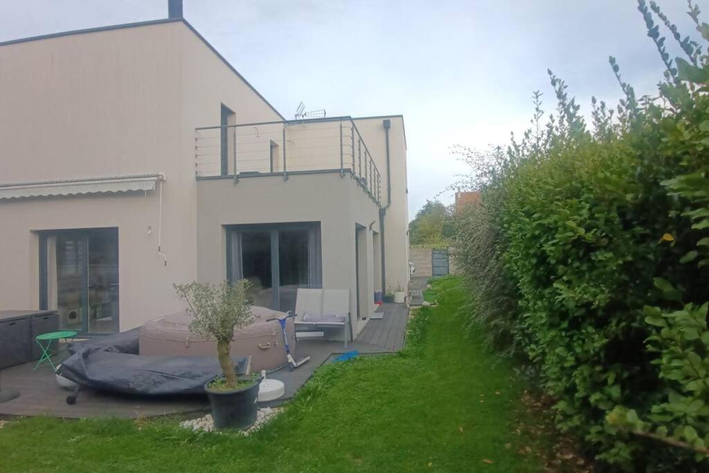 Grande Maison Entiere De 120M2 Epron Exteriér fotografie