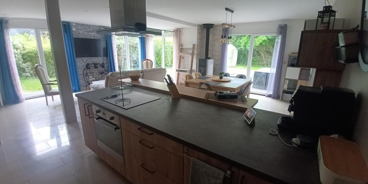 Grande Maison Entiere De 120M2 Epron Exteriér fotografie