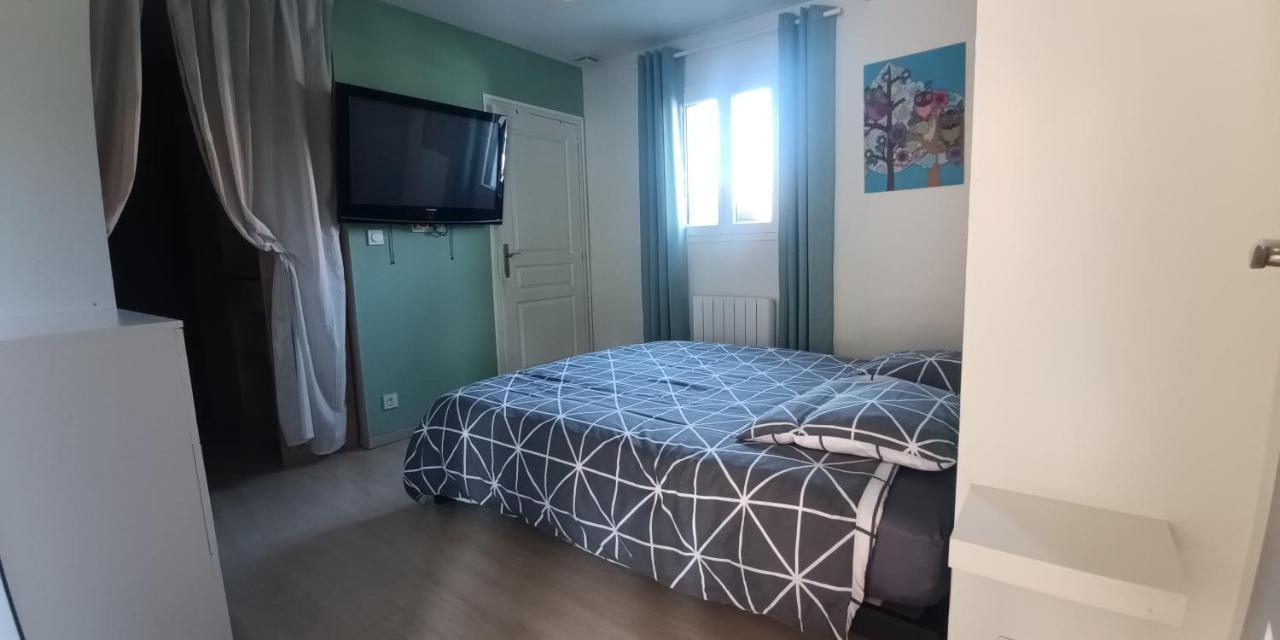 Grande Maison Entiere De 120M2 Epron Exteriér fotografie